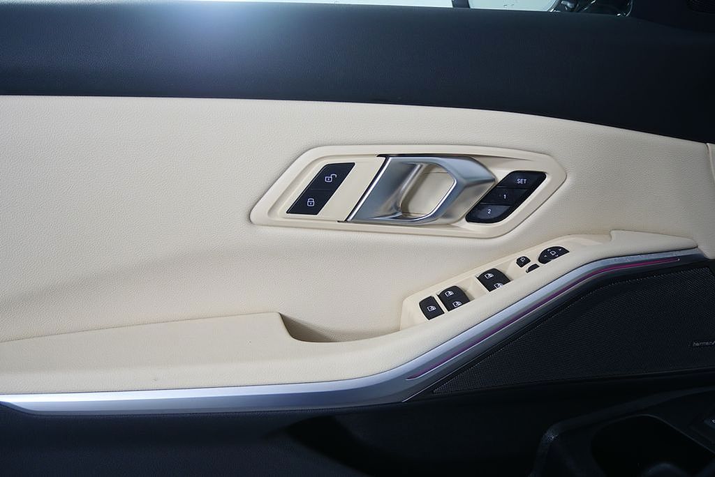 Thumbnail: 2024 BMW 3 Series - 9