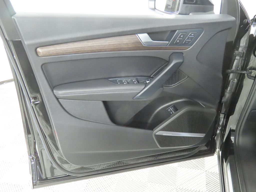 Thumbnail: 2023 Audi Q5 - 30