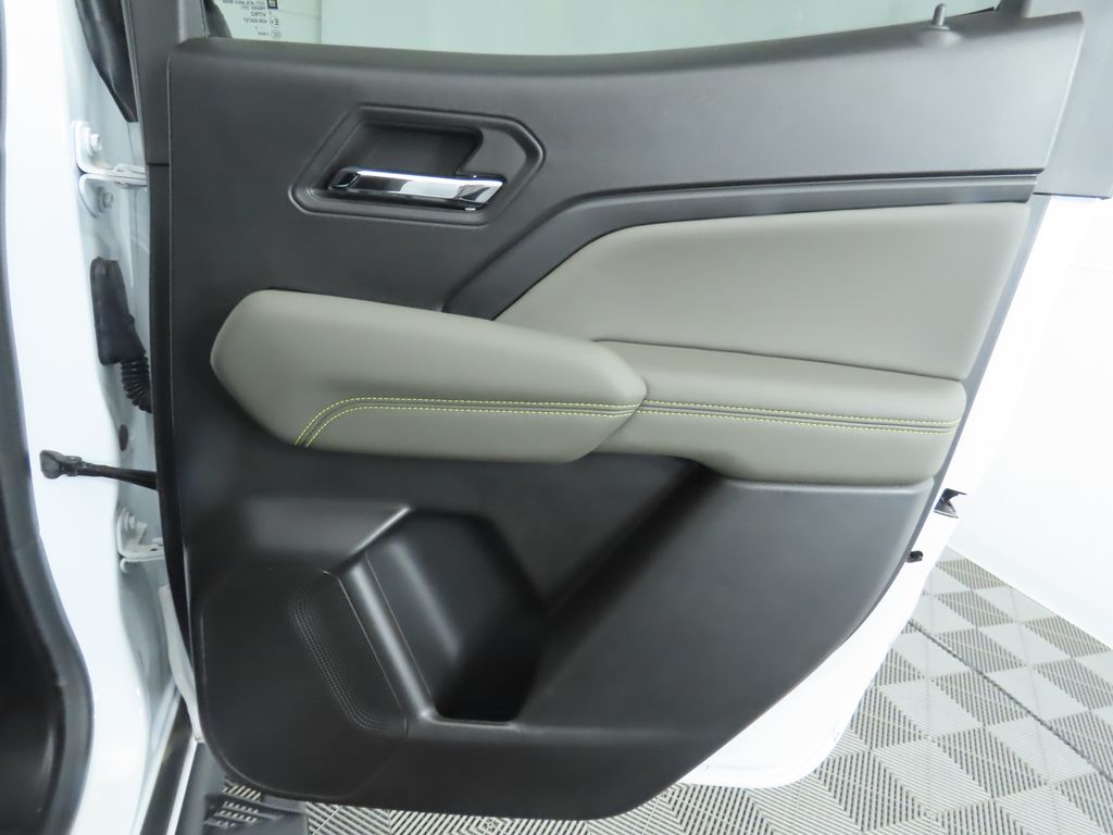 Thumbnail: 2024 Chevrolet Colorado - 27