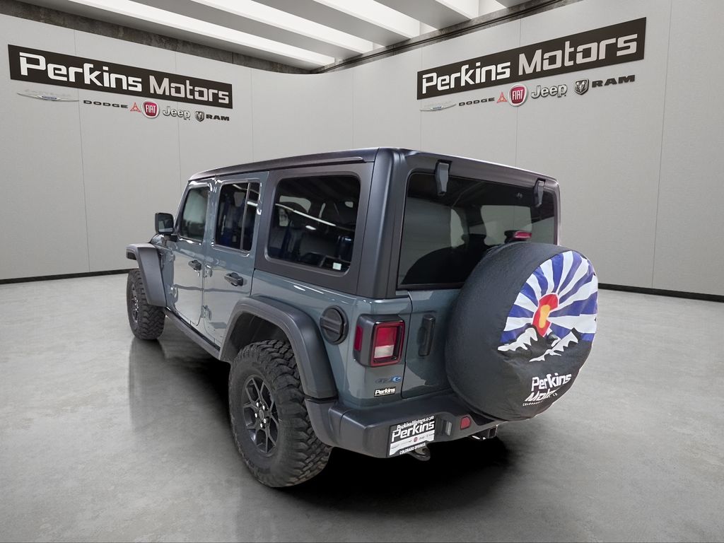 View vehicle photo 4