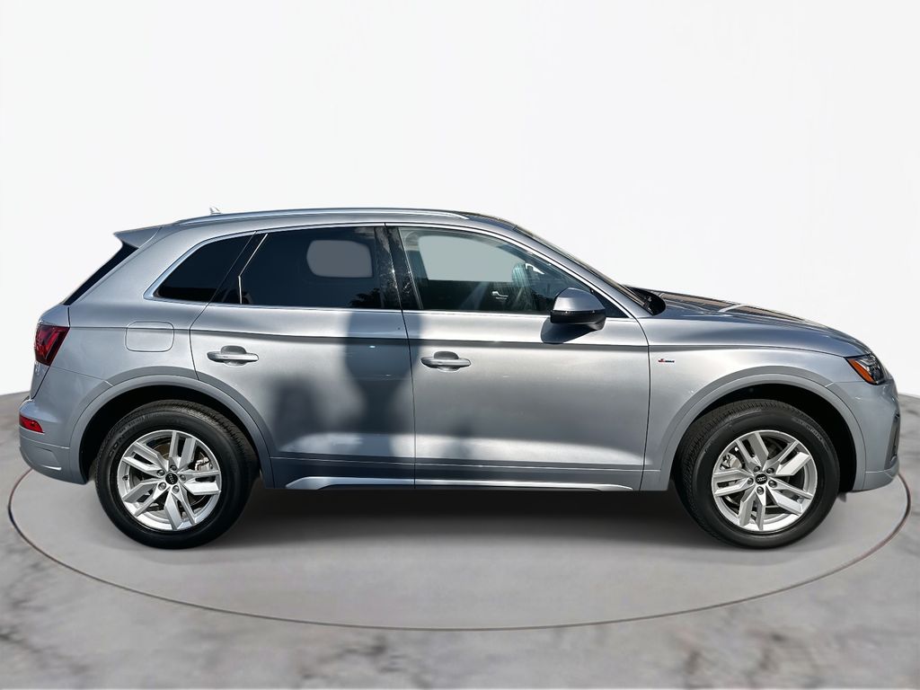 Thumbnail: 2023 Audi Q5 - 6