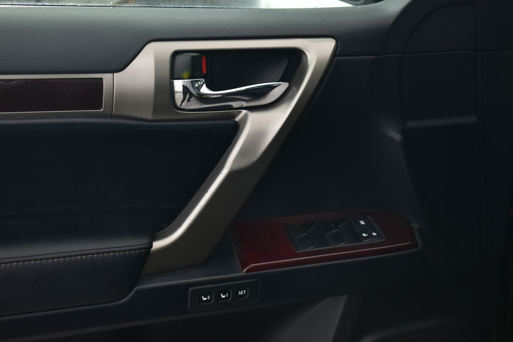 Thumbnail: 2015 Lexus GX - 11