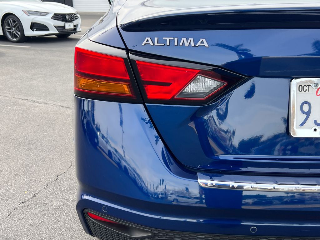 Thumbnail: 2023 Nissan Altima - 11