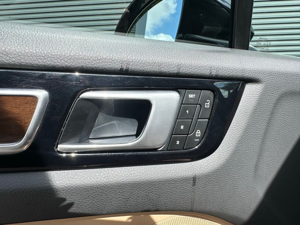 Thumbnail: 2023 Porsche Cayenne - 19