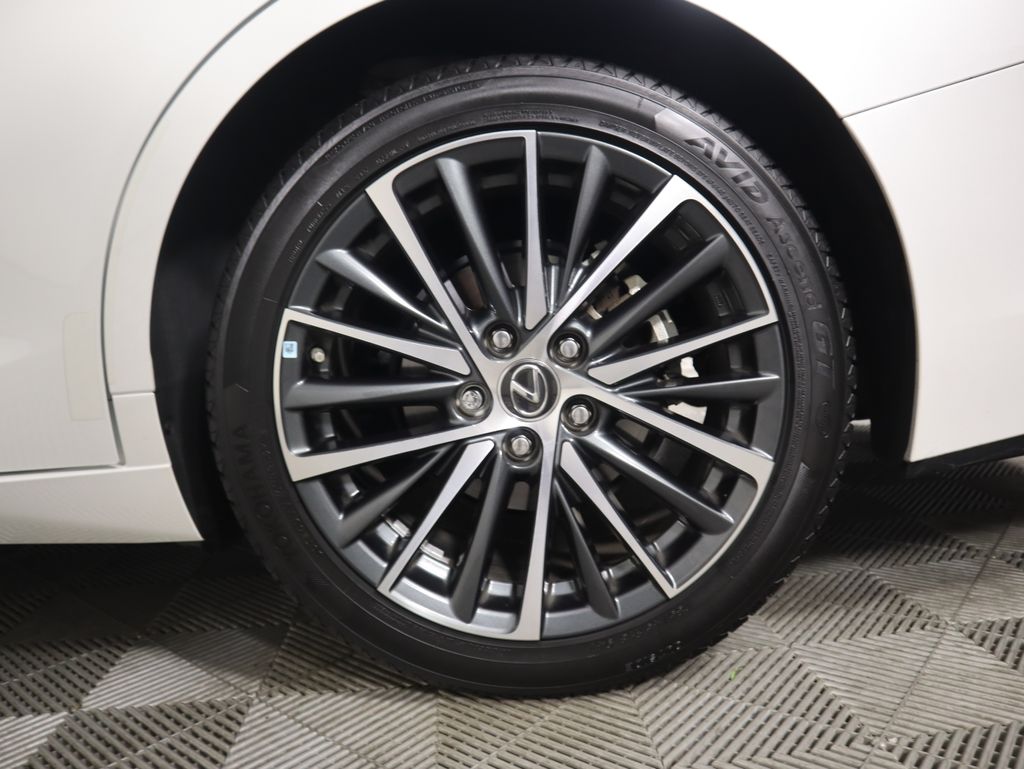 Thumbnail: 2023 Lexus ES - 31