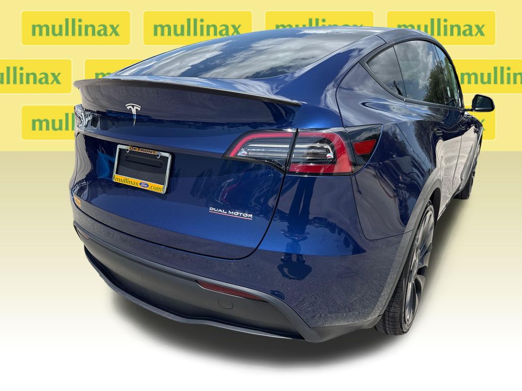 Used 2023  Tesla Performance image 4
