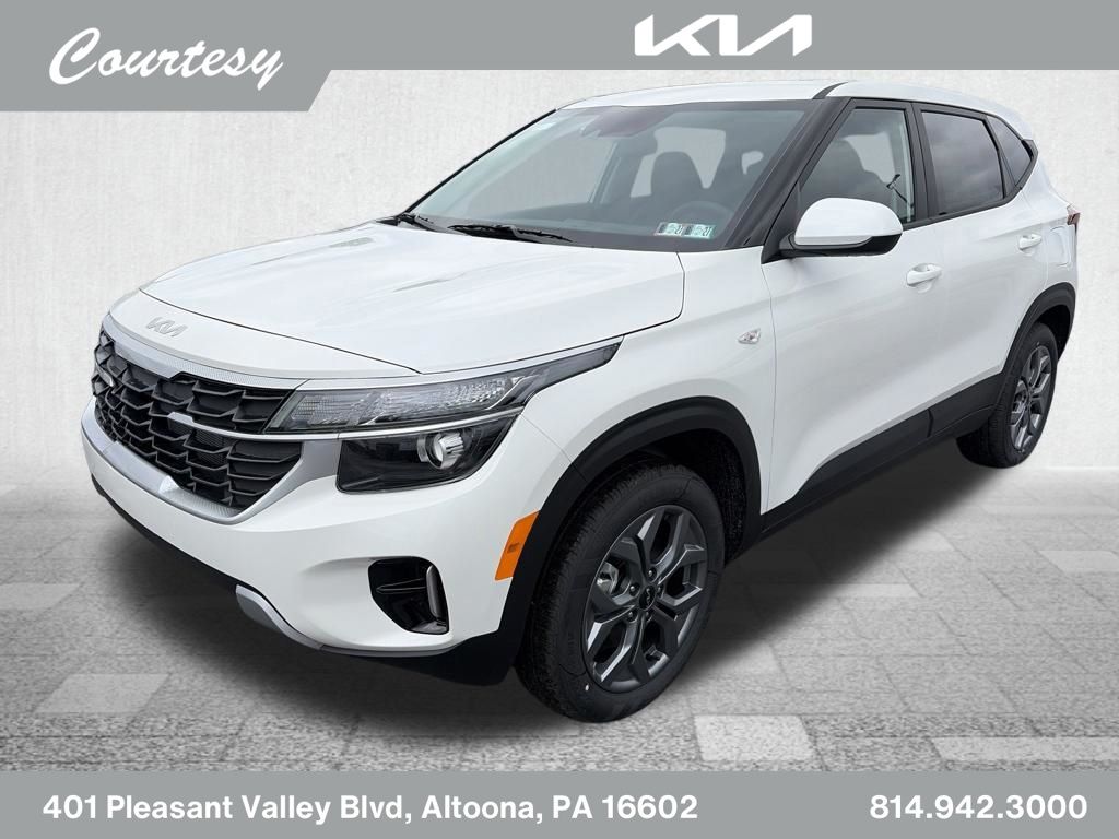White 2026 Kia Seltos SUV / Crossover All-Wheel Drive Continuously Variable Transmission