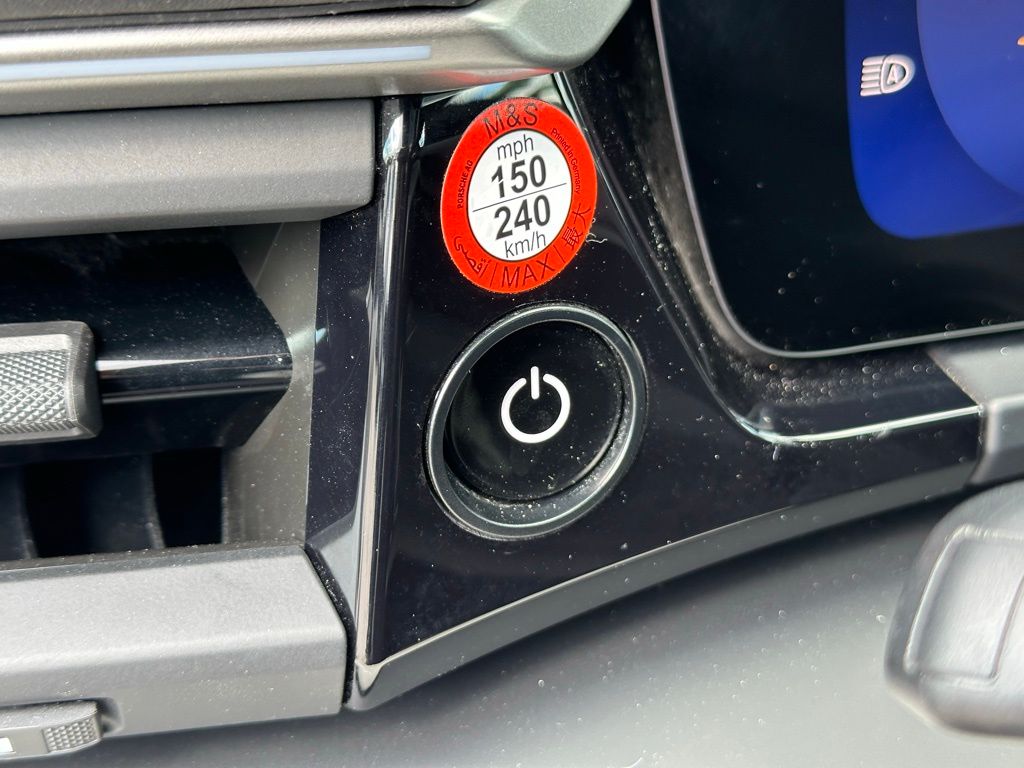 Thumbnail: 2025 Porsche Macan - 32