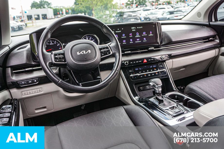 Used 2022 White Kia SX image 29