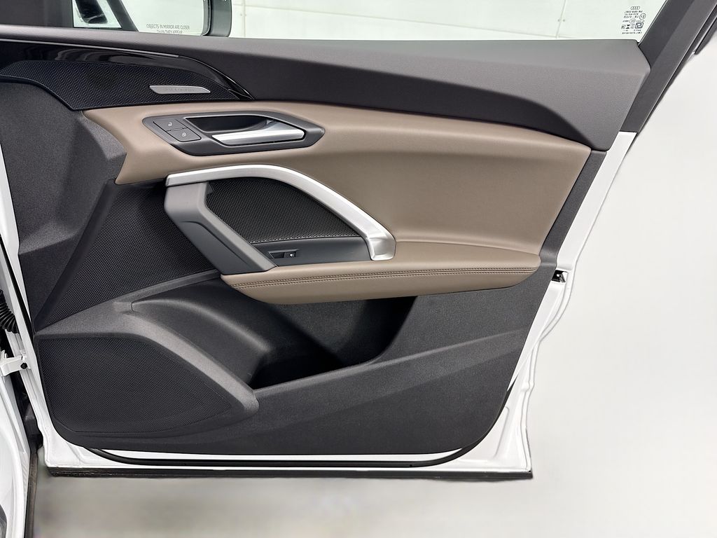 Thumbnail: 2025 Audi Q5 - 24