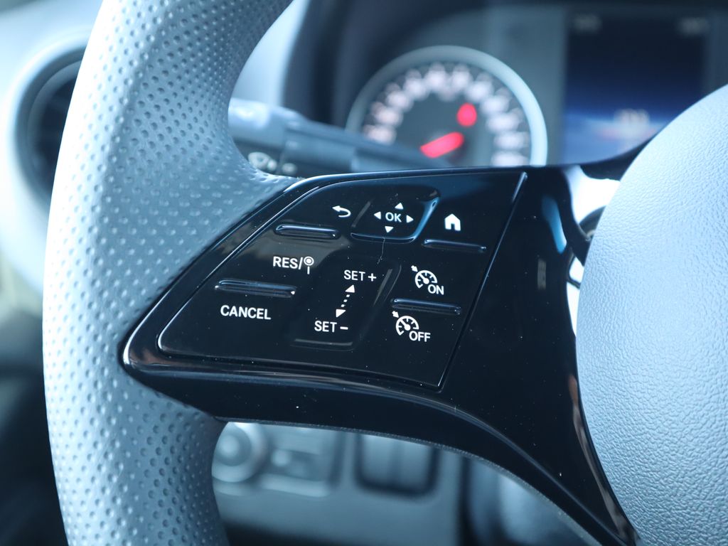 Thumbnail: 2025 Mercedes-Benz Sprinter - 12