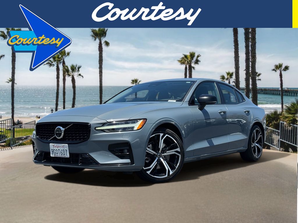 2024 Volvo S60 B5 Plus Dark Theme AWD