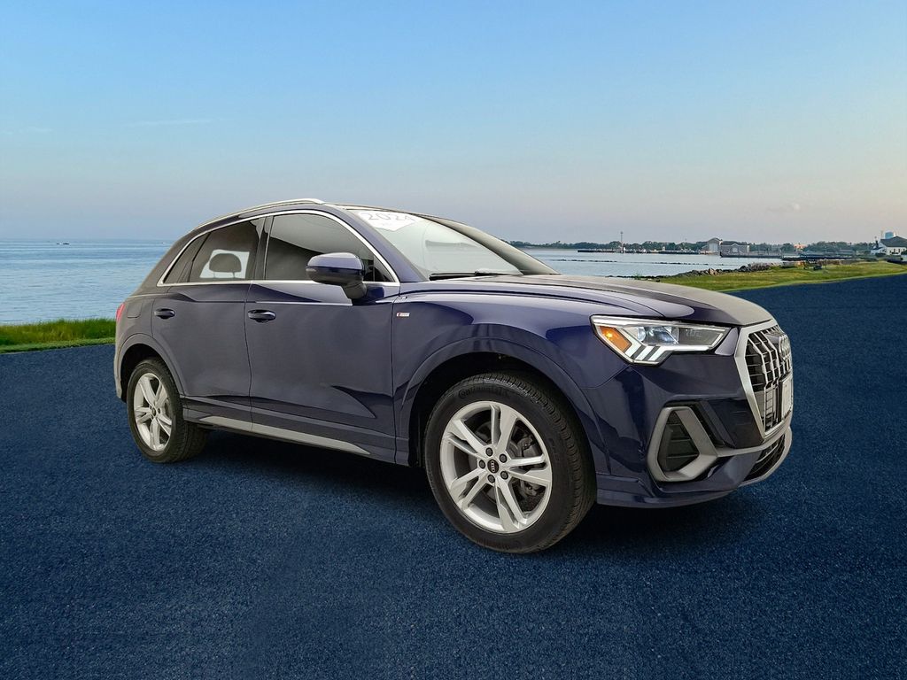 Thumbnail: 2024 Audi Q3 - 3