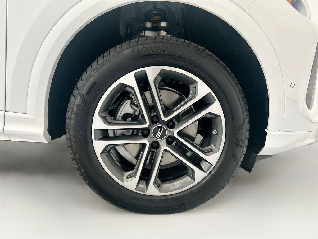 Thumbnail: 2026 Audi Q5 - 31