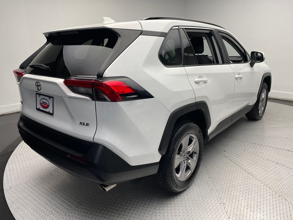2023 Toyota RAV4 XLE 5