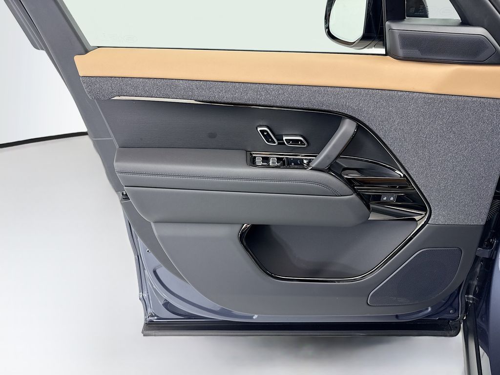 Thumbnail: 2026 Land Rover Range Rover Sport - 23
