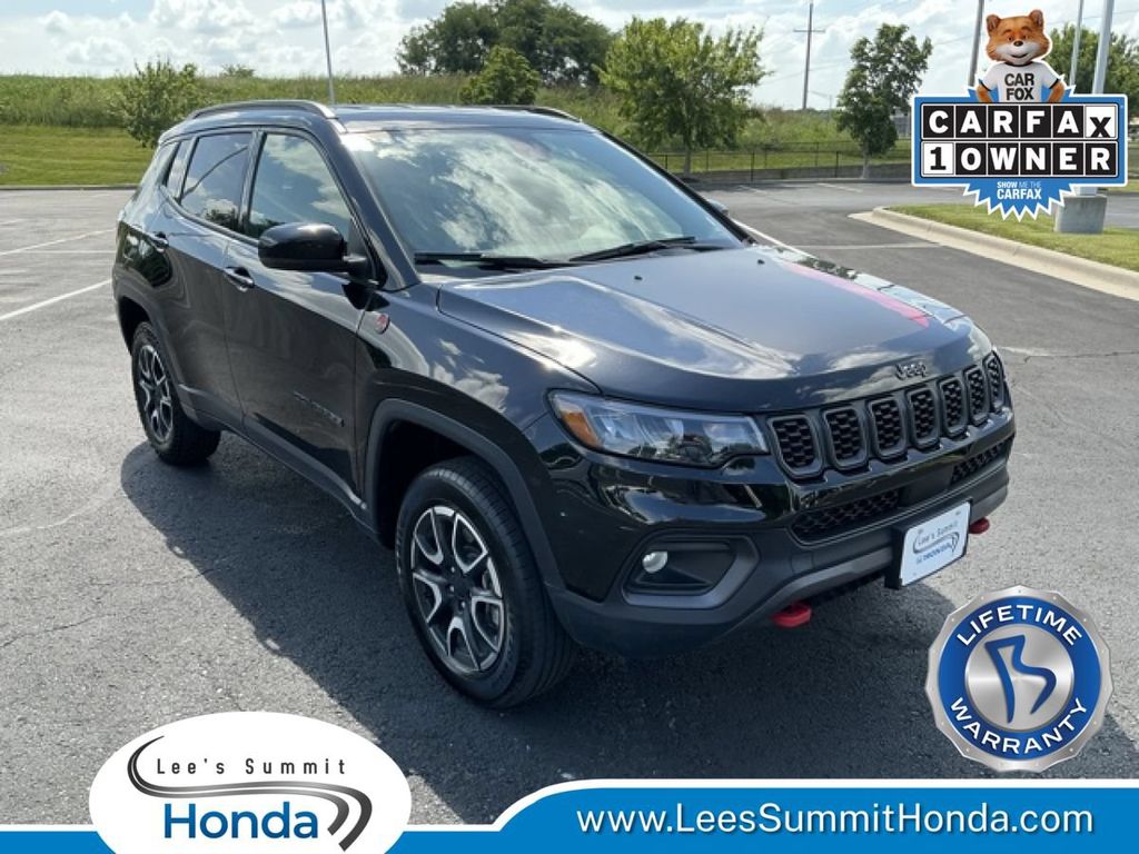 Diamond Black Crystal Pearlcoat 2024 Jeep Compass SUV / Crossover Four-Wheel Drive 8-Speed Automatic