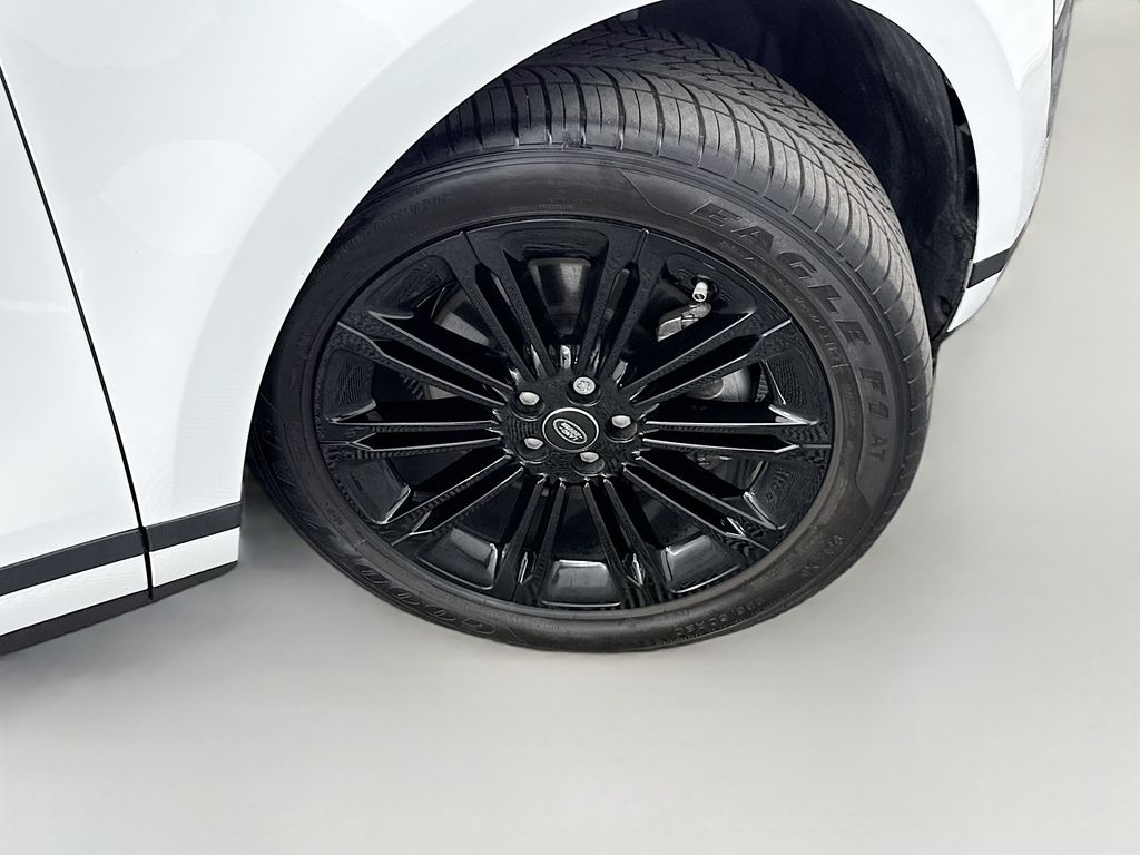 Thumbnail: 2025 Land Rover Range Rover Evoque - 31