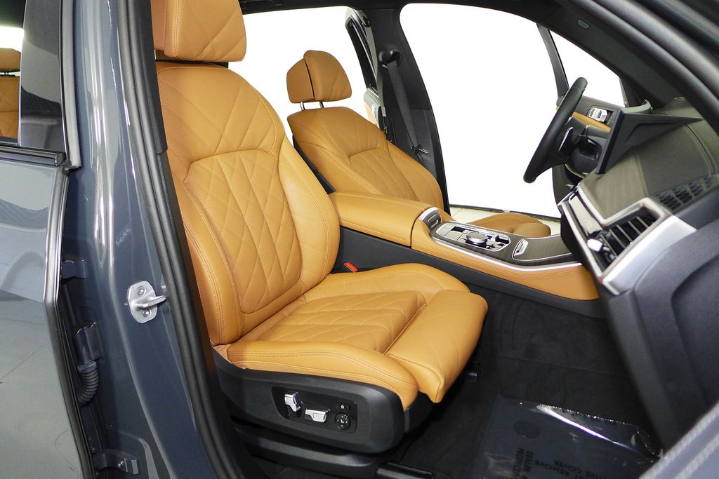 Thumbnail: 2026 BMW X5 - 19