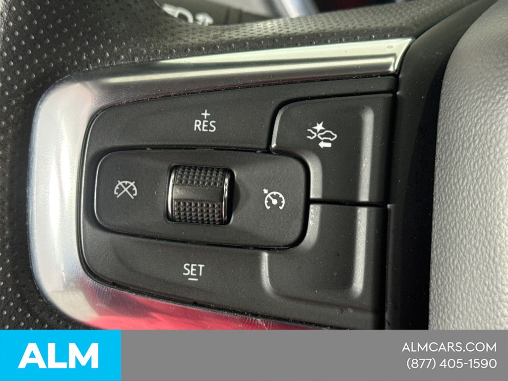 Used 2025 Orange Chevrolet LT image 29