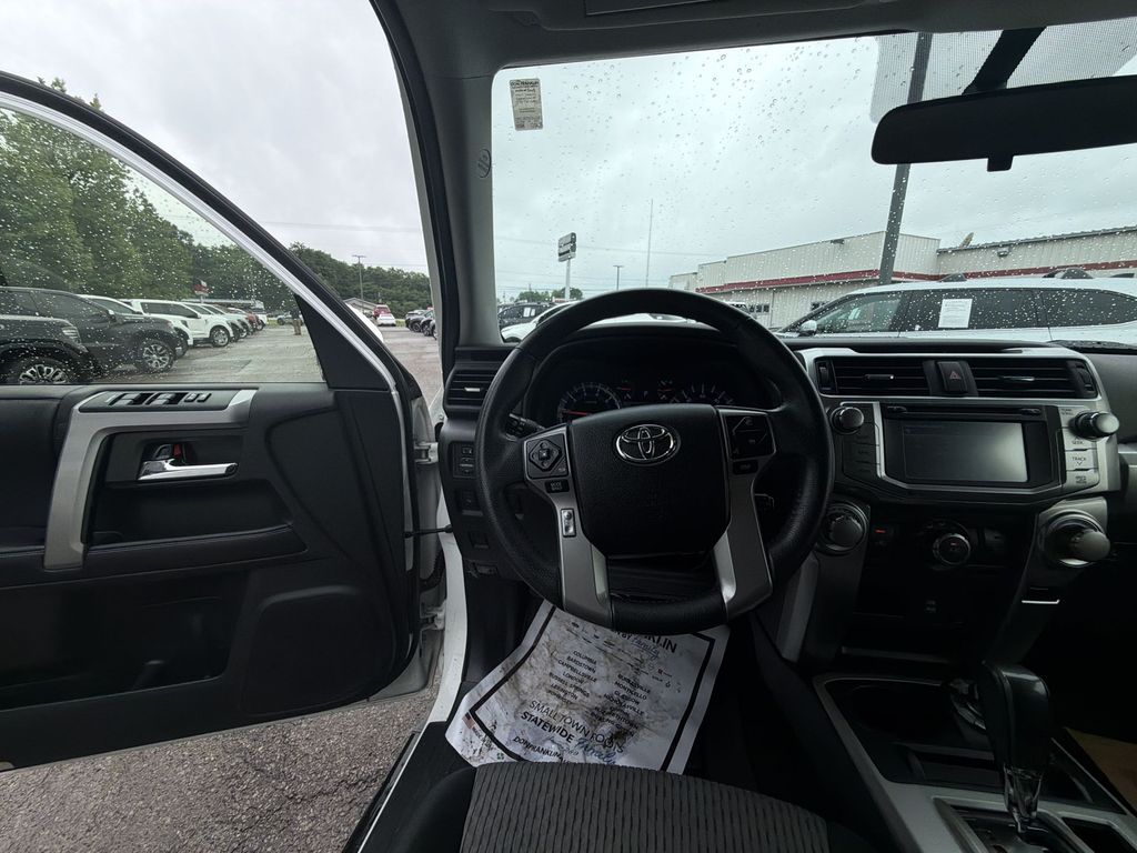 Used 2019 White Toyota SR5 image 14