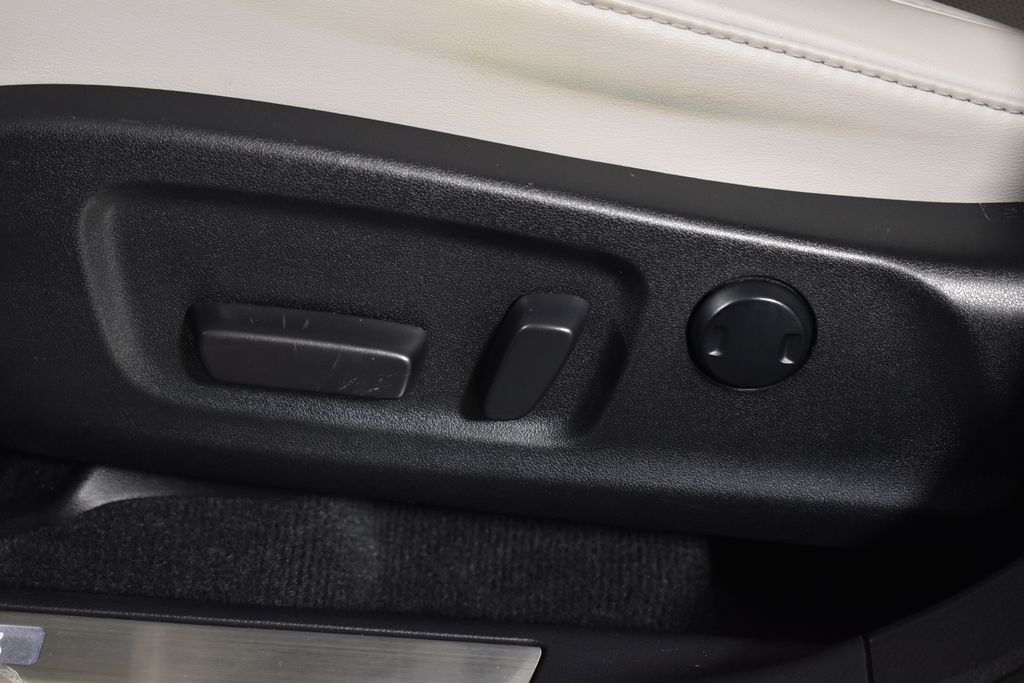 Thumbnail: 2021 Lexus RX - 29