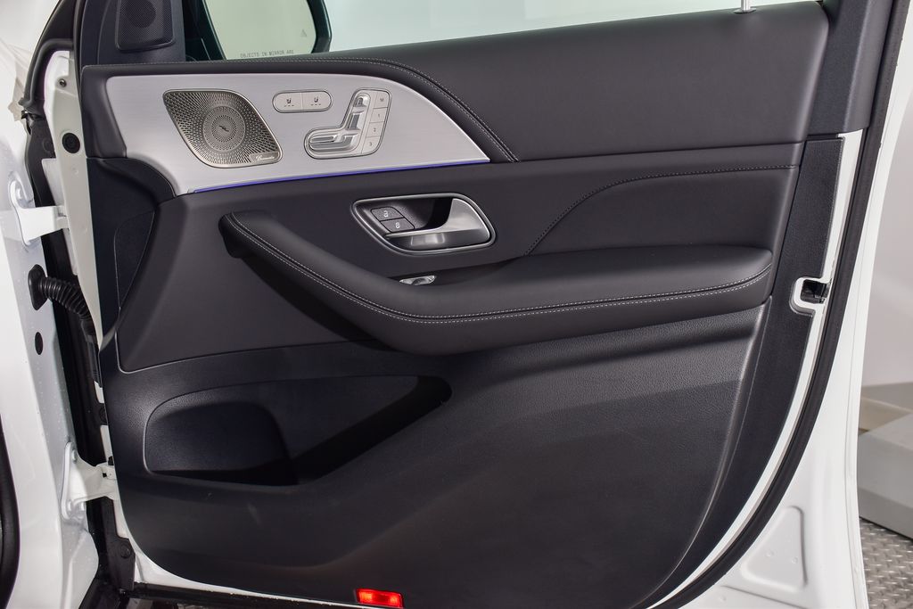 Thumbnail: 2025 Mercedes-Benz GLE - 27