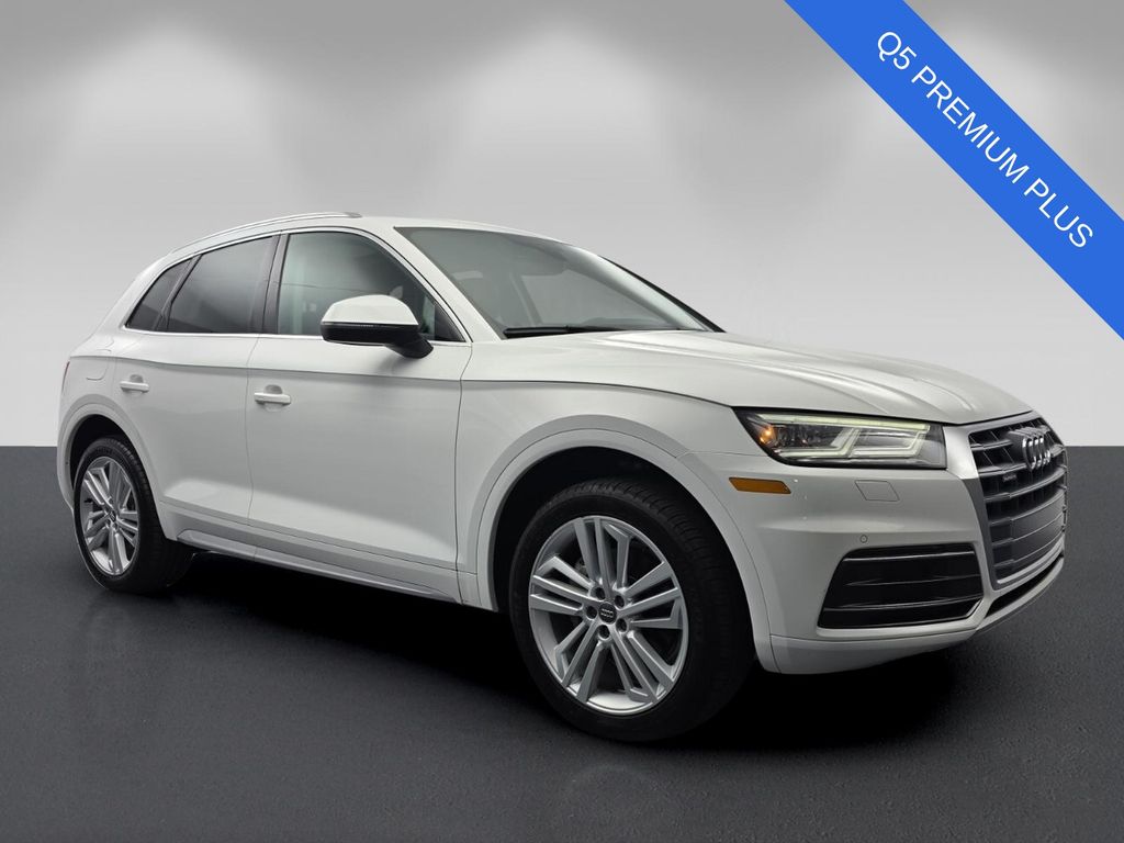2018 Audi Q5 2.0T quattro S tronic Premium Plus's photo