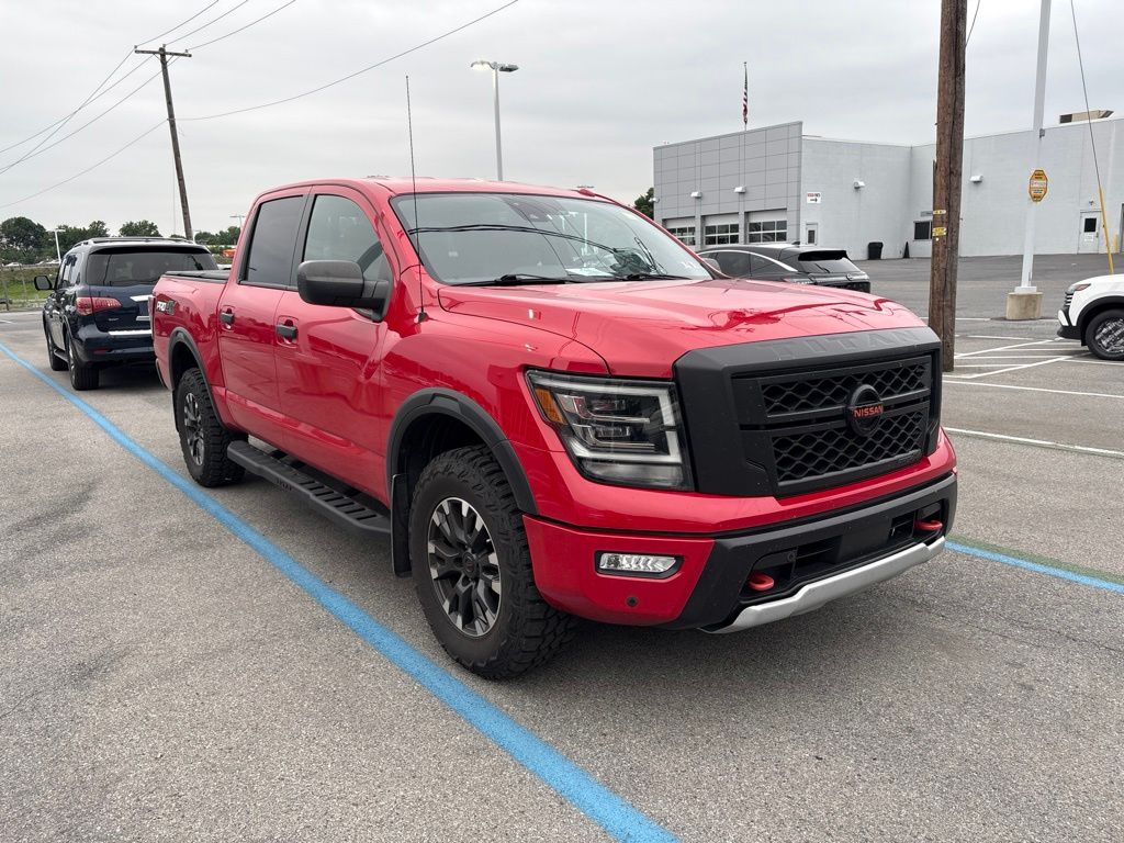 2021 Nissan Titan — photo 1