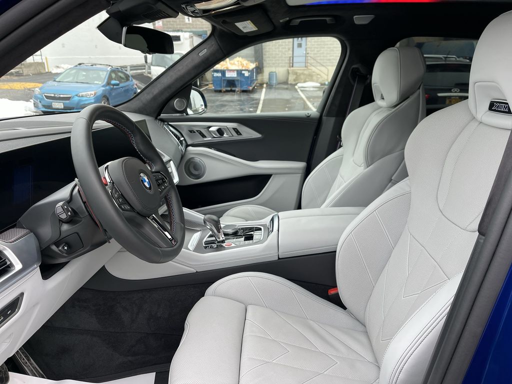 Thumbnail: 2026 BMW XM - 11