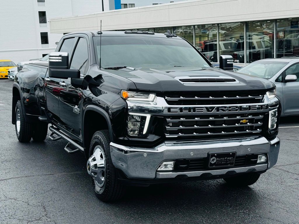Chevrolet Silverado 3500HD LTZ Crew Cab LB DRW 4WD