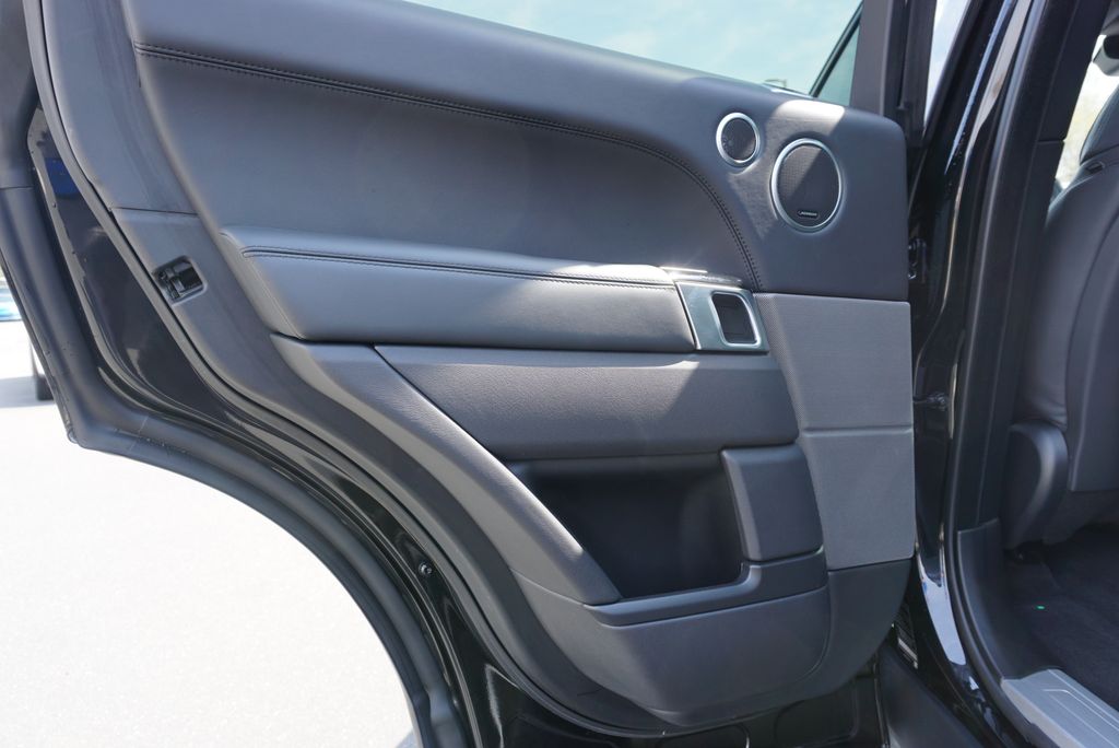 Thumbnail: 2020 Land Rover Range Rover Sport - 28