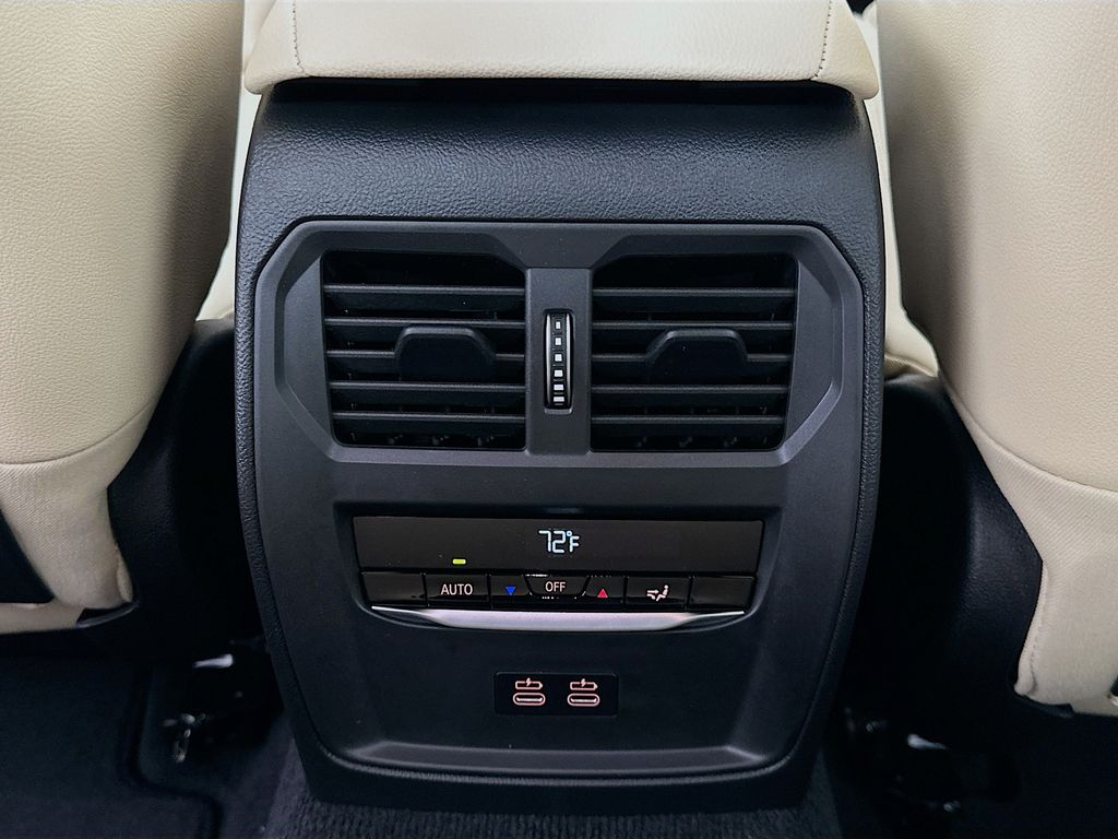 Thumbnail: 2026 BMW 3 Series - 18