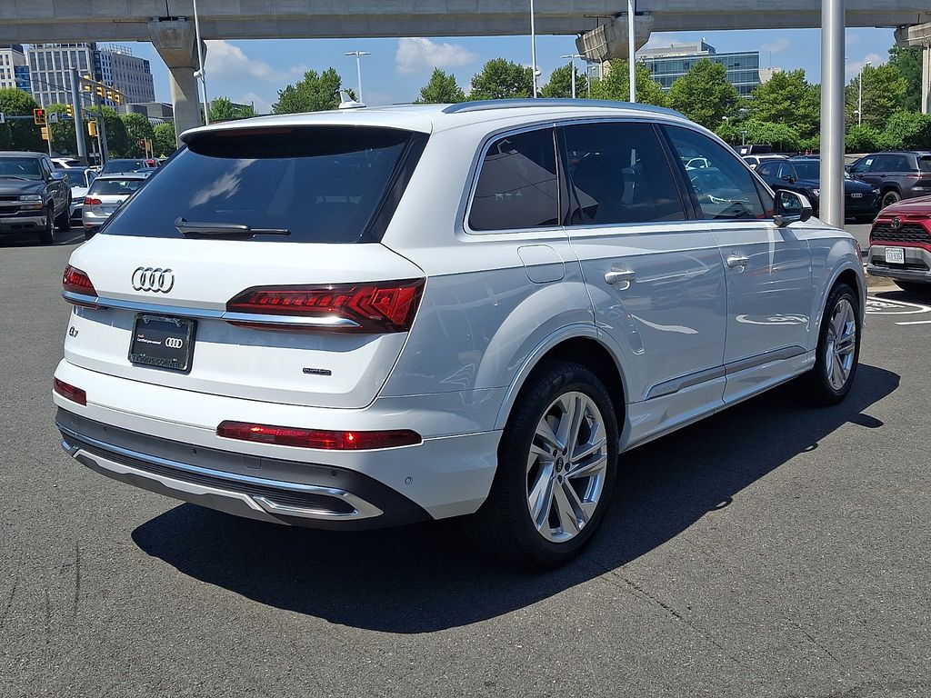 Thumbnail: 2023 Audi Q7 - 4