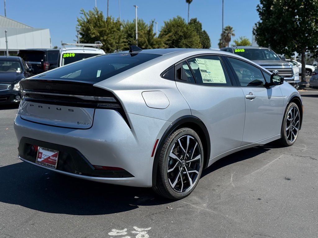 2026 Toyota Prius Plug-in Hybrid XSE photo 3