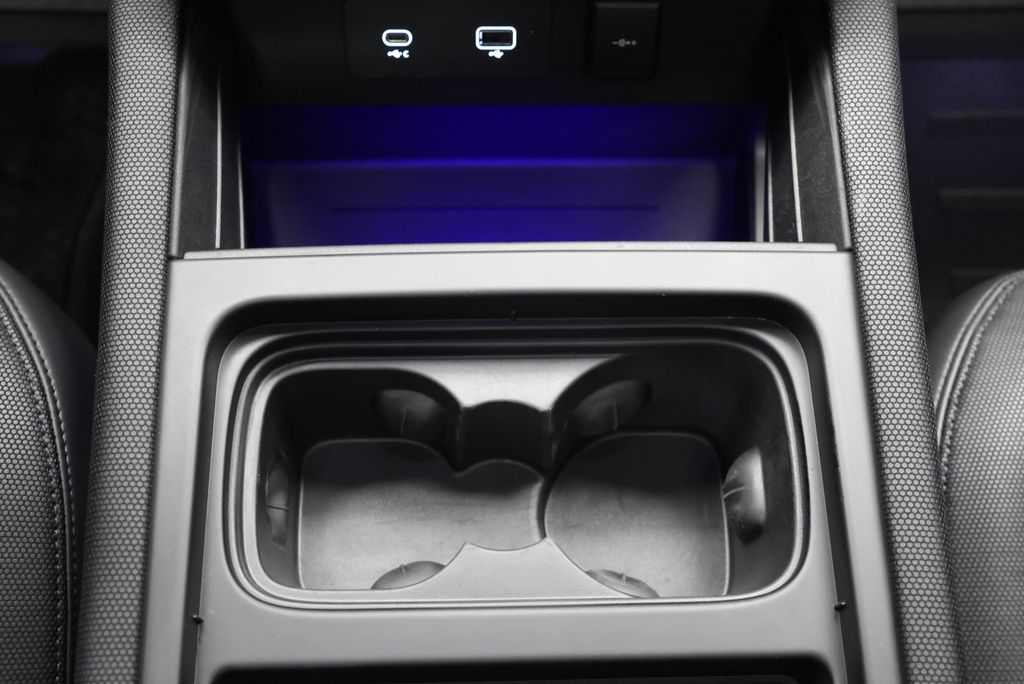 Thumbnail: 2022 Land Rover Defender - 25