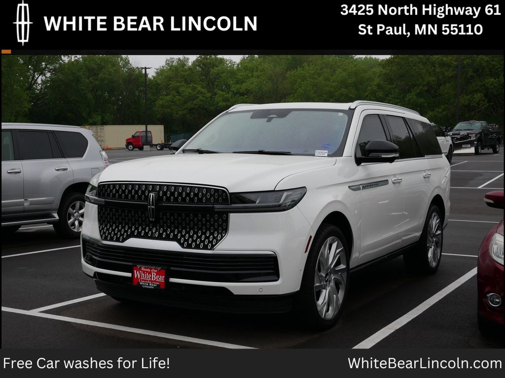 White Metallic 2025 Lincoln Navigator SUV / Crossover Four-Wheel Drive Automatic