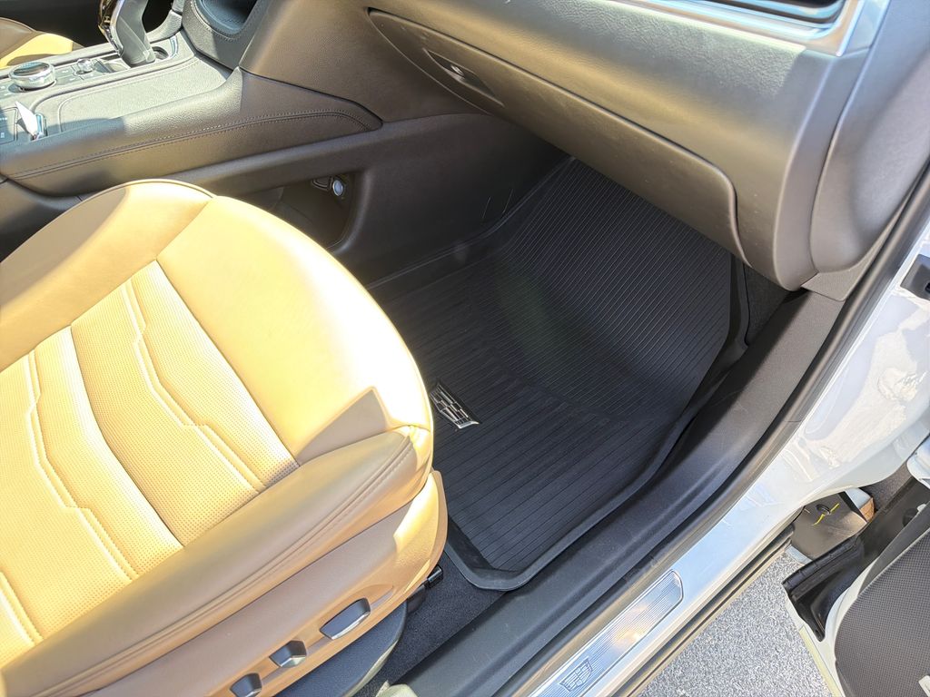 Used 2020 White Cadillac Premium Luxury image 41