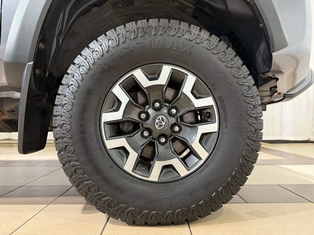 Thumbnail: 2021 Toyota Tacoma - 9