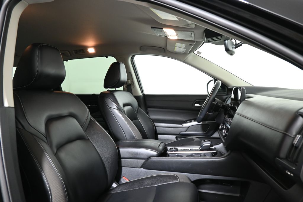 Thumbnail: 2023 Nissan Pathfinder - 28