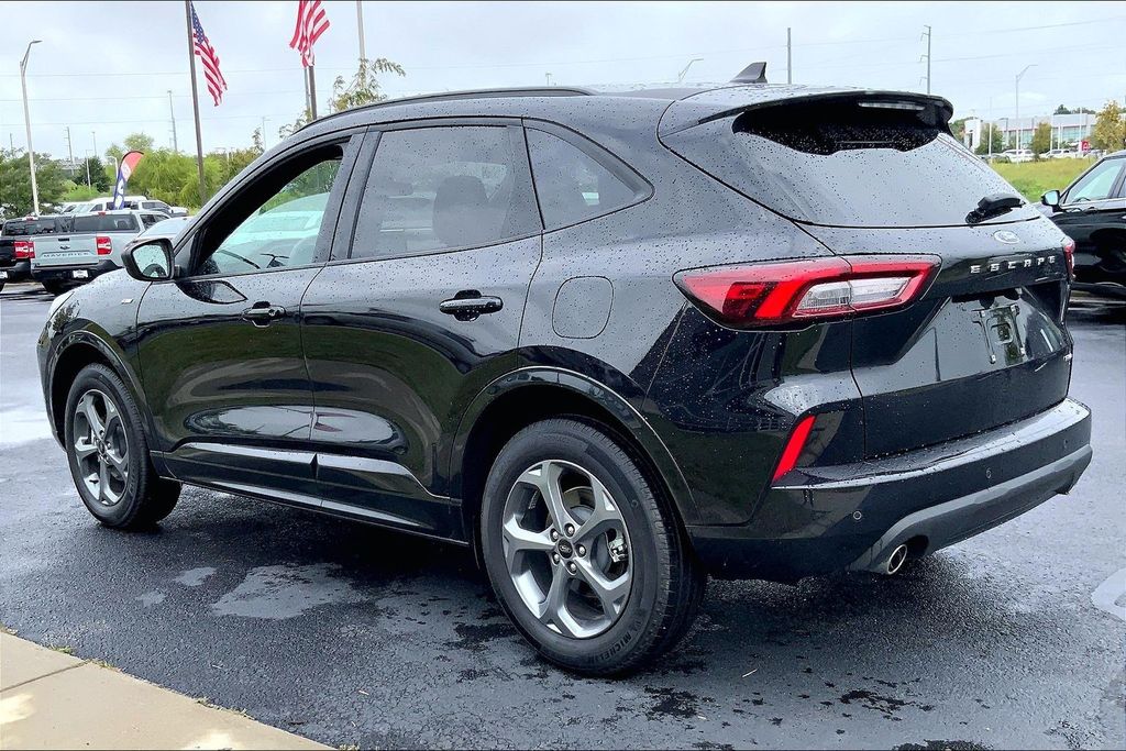 Used 2024 Ford Escape ST-Line with VIN 1FMCU9MN5RUB43653 for sale in Kansas City