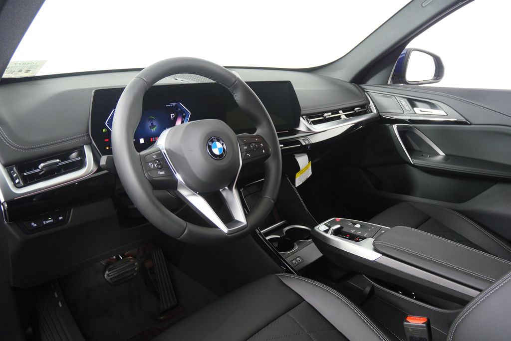 Thumbnail: 2025 BMW X1 - 12