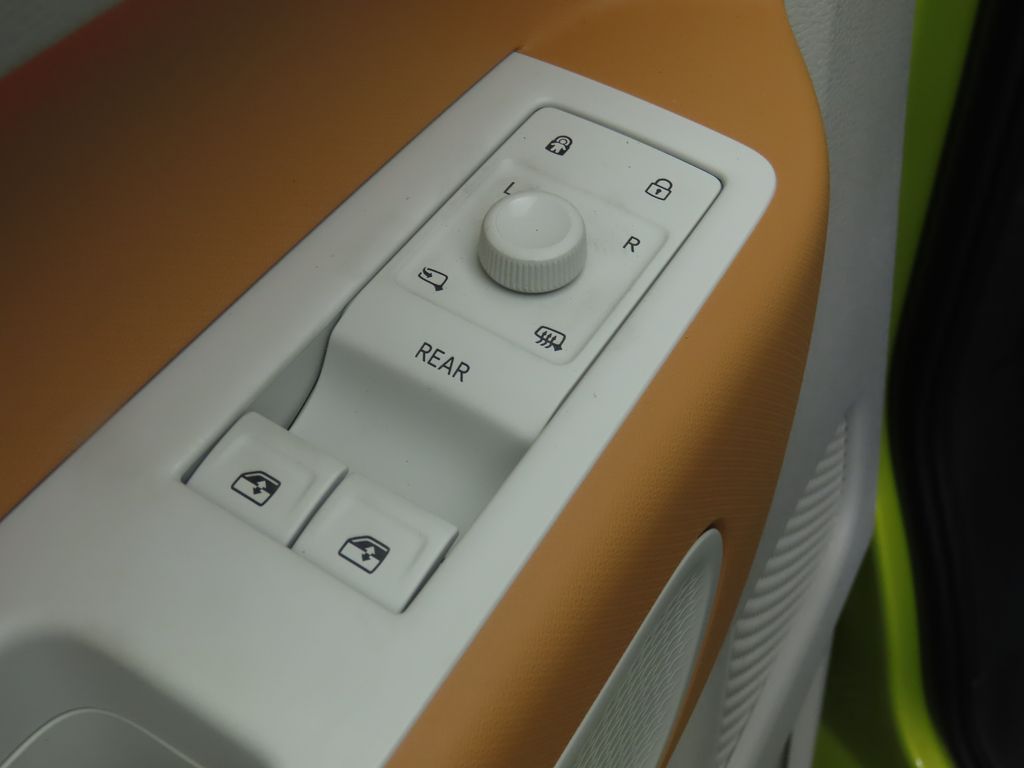 Thumbnail: 2025 Volkswagen ID.Buzz - 25