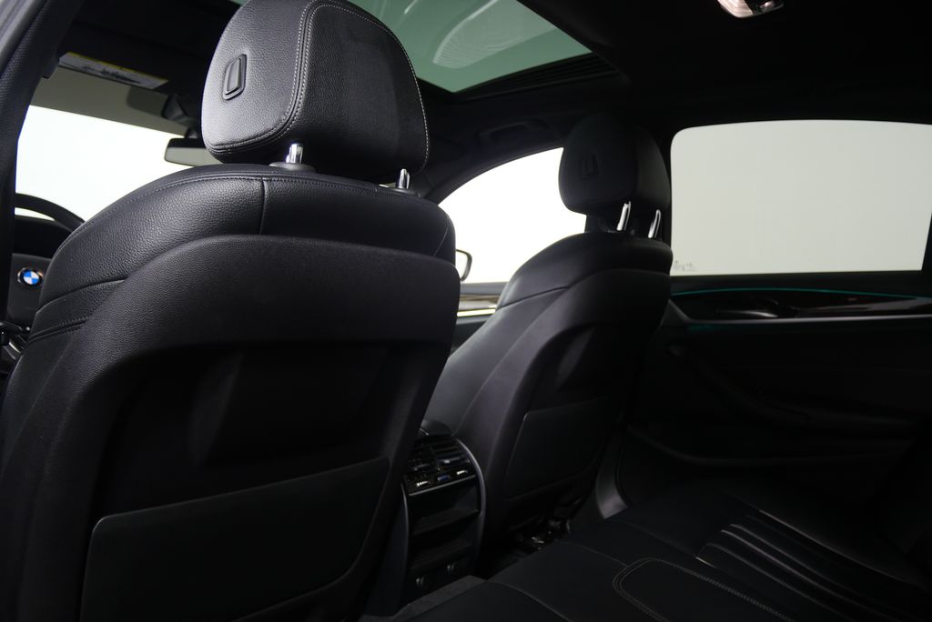 Thumbnail: 2019 BMW 5 Series - 16