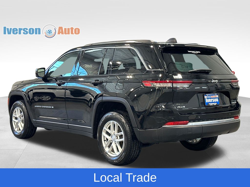 View vehicle photo 7