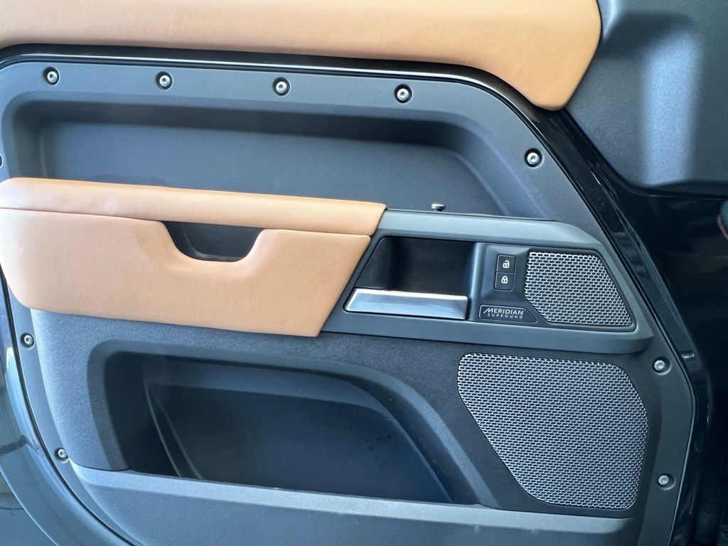 Thumbnail: 2021 Land Rover Defender - 19