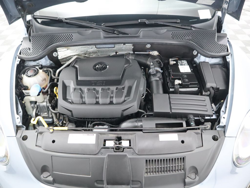 Thumbnail: 2019 Volkswagen Beetle - 32