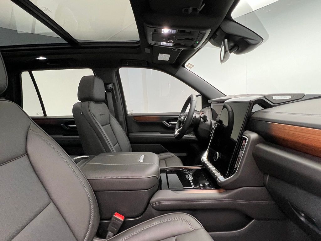 Thumbnail: 2025 GMC Yukon - 6
