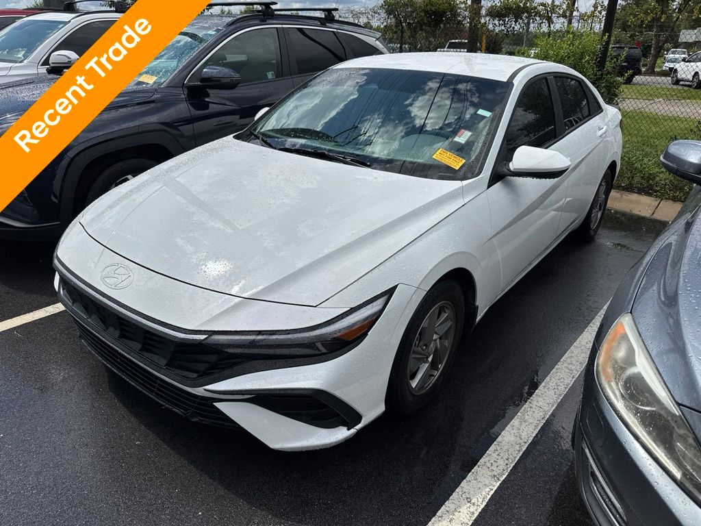  2025 Hyundai Elantra SE FWD   