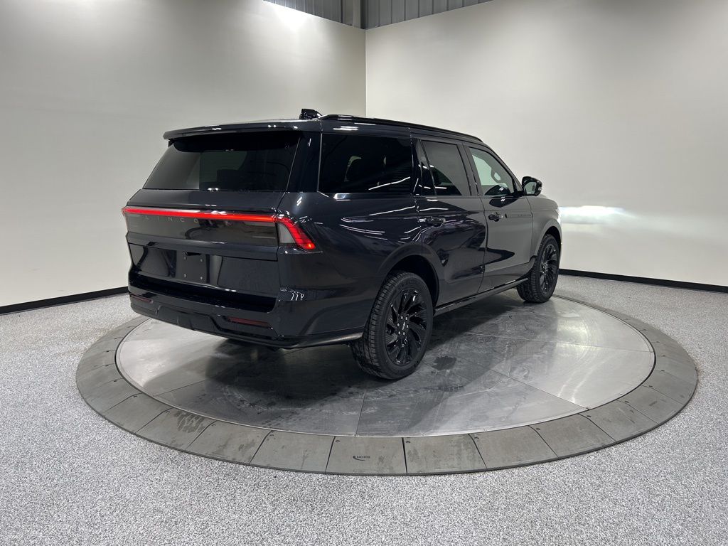 new 2026 Lincoln Navigator car, priced at $106,480